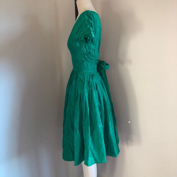 Vintage 1950s Hand Sewn Emerald Green Dress - Picture 6 of 8
